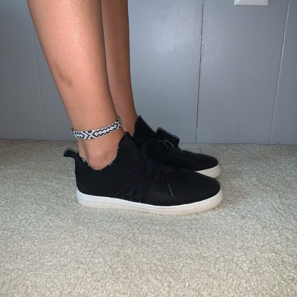 MADDEN GIRL Lace Up Sneakers